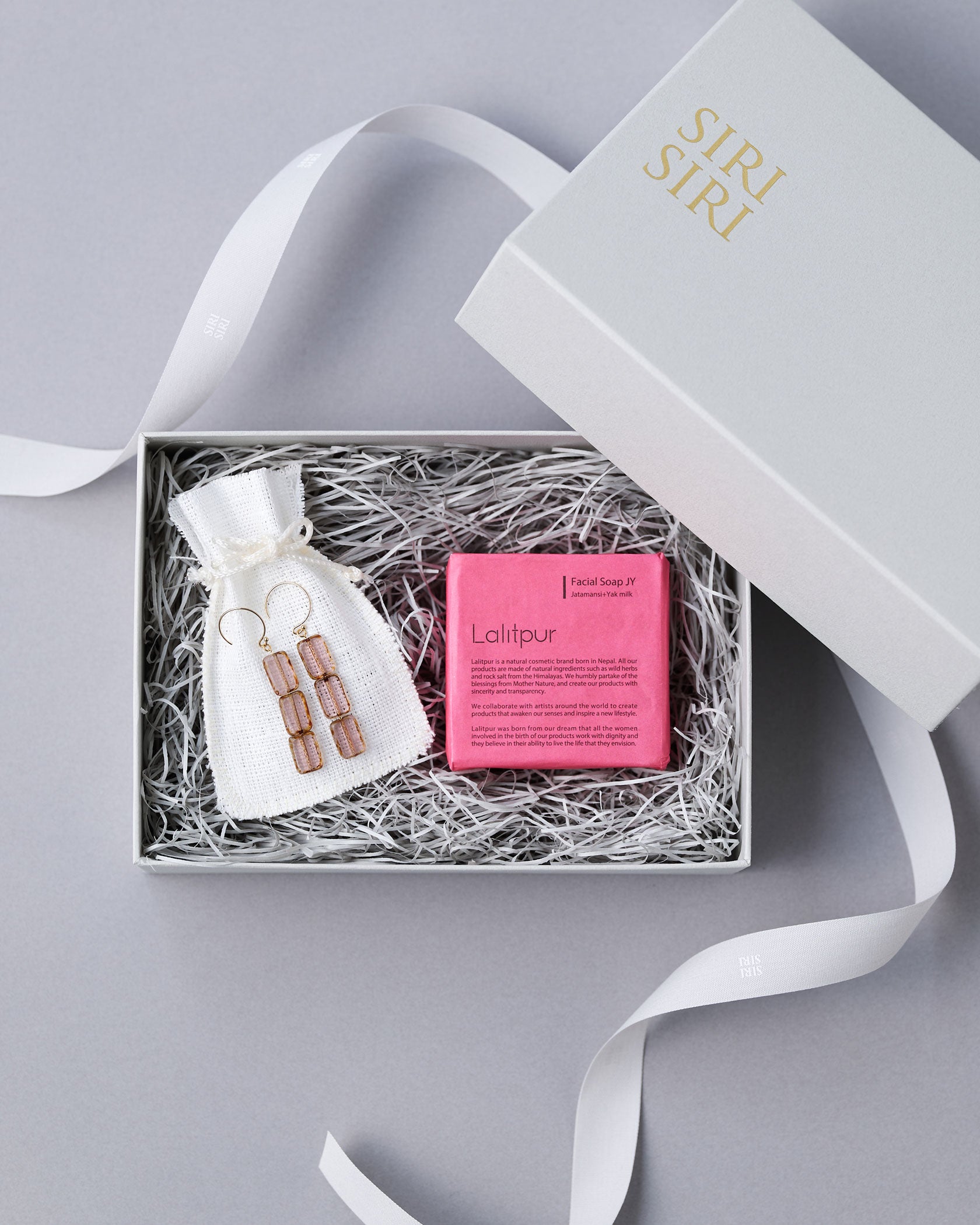 2022 Holiday Gift Box -Lalitpur×SIRI SIRI- フランスとネパールの物語を詰め込んだクリスマス限定ギフトボックス