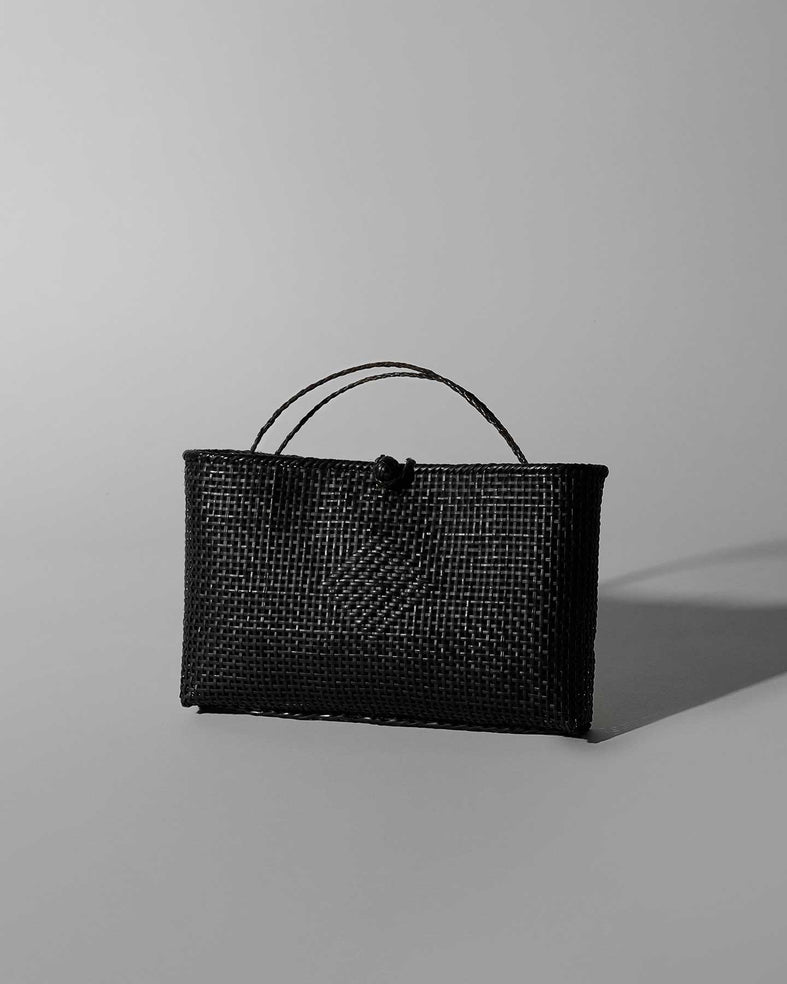 ARABESQUE Hira Clutch Bag Black