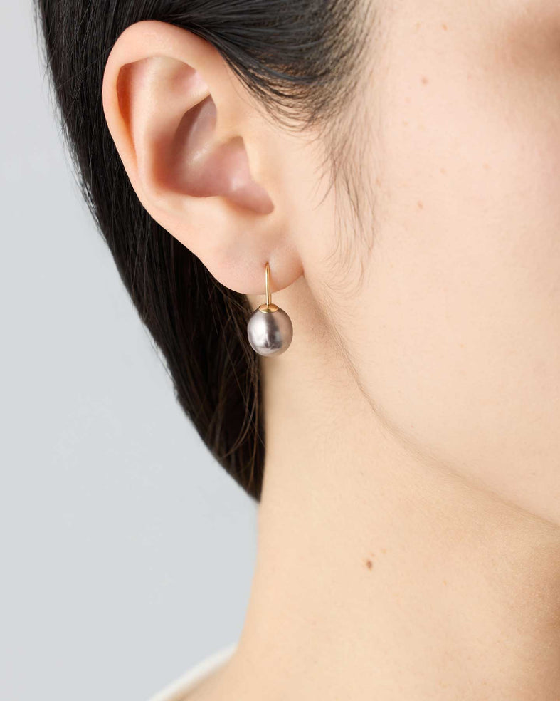 Harmonia Earrings G Pearl Moon